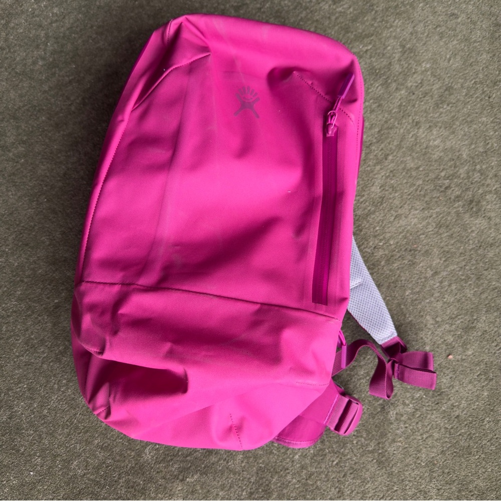 NWT Hydro Flask Journey 20l backpack waterproof with bladder